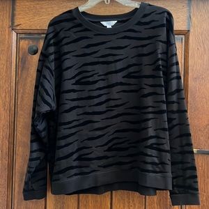 Black tiger print light sweatshirt